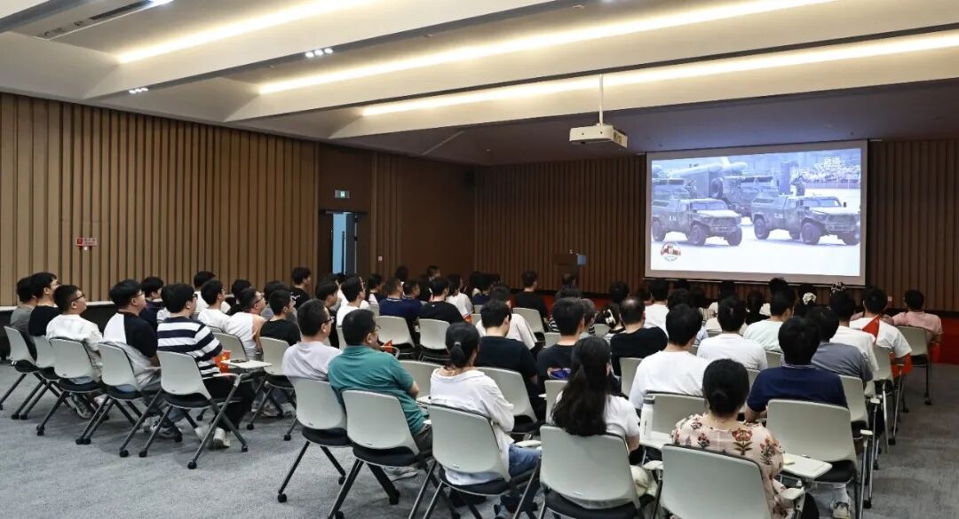 愿以吾辈之青春 捍卫盛世之中华 | 江苏AC米兰体育组织观看九三阅兵仪式 愿以吾辈之青春 捍卫盛世之中华 | 江苏AC米兰体育组织观看九三阅兵仪式
