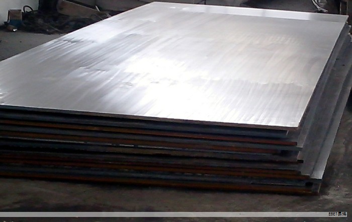 铝单板是一种以高品质铝合金为基材的建筑装饰材料,广泛应用于现代建筑的外立面与内装饰,凭借综合性能成为重要的设计选材。 铝单板是一种以高品质铝合金为基材的建筑装饰材料,广泛应用于现代建筑的外立面与内装饰,凭借综合性能成为重要的设计选材。