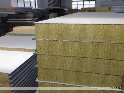 强化复合地板是当前地面装饰的常见选择,如何挑选并铺设出美观耐用的木地板?下面整理了八个要点,帮助快速判断与实施。 强化复合地板是当前地面装饰的常见选择,如何挑选并铺设出美观耐用的木地板?下面整理了八个要点,帮助快速判断与实施。