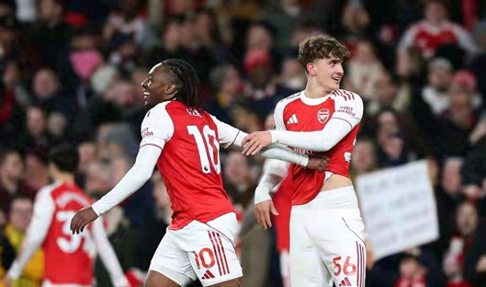 16岁英超神童打破纪录后面临中考挑战