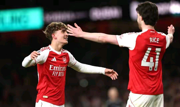 16岁英超神童打破纪录后面临中考挑战