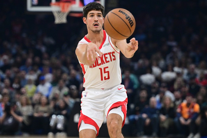 火箭新星谢泼德三分神射创历史纪录 成为最年轻