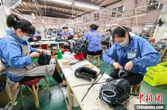 福建小城连城与台湾共同缔造的棒球缘：跨海交