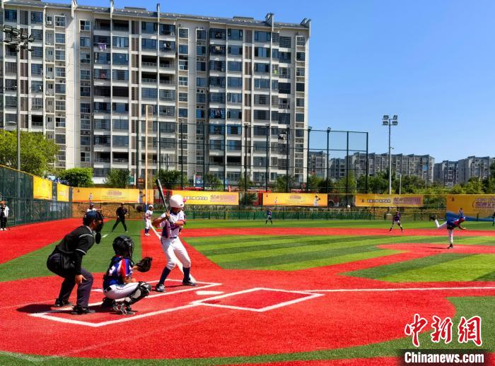 福建小城连城与台湾共同缔造的棒球缘：跨海交