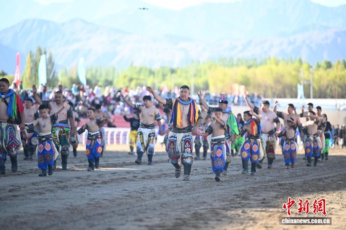 肃北那达慕大会融合体育旅游文化 全域发展注入