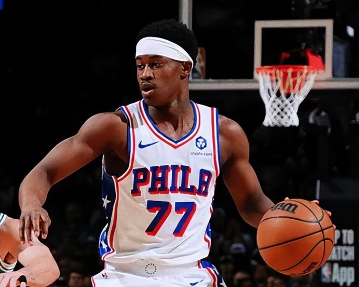 76人爆冷逆转凯尔特人 乔治马克西埃奇库姆联手