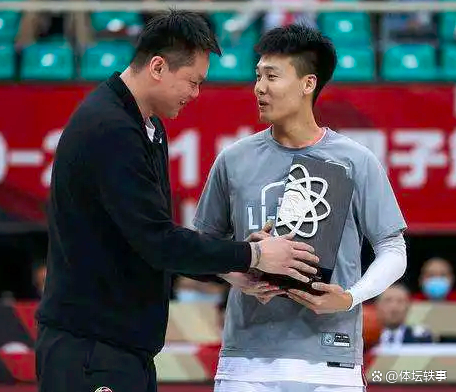 辽宁男篮陷入困境：张镇麟离队徐昕崛起，朱芳